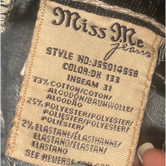 SOLD...Miss Me Jeans.. - Picture 7 of 9
